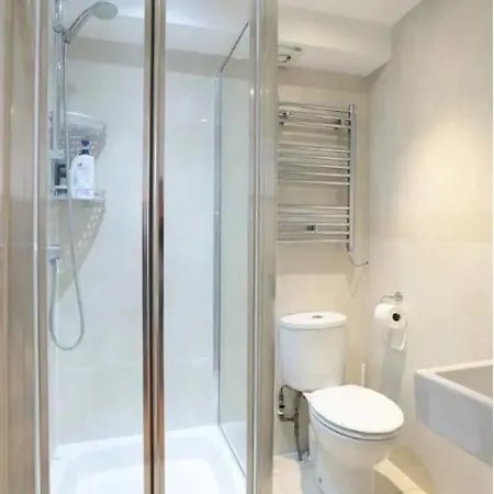 Lovely Private Bedrooms In Euston Station - 121