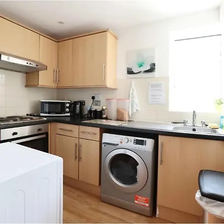 Homestay Lovely Private Bedrooms In Euston Station - 121 *