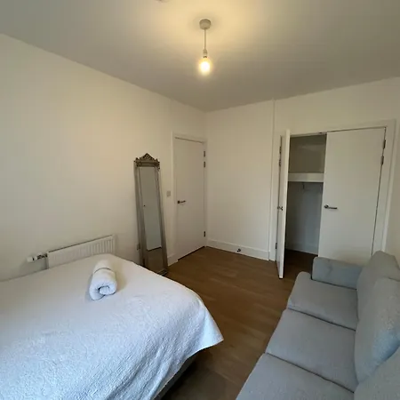 King Square Gardens Homestay London