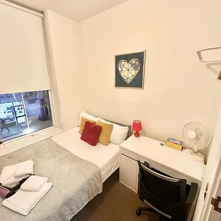 Guest house Metropolitan Coziness Private Bedrooms In Euston Station 161 London