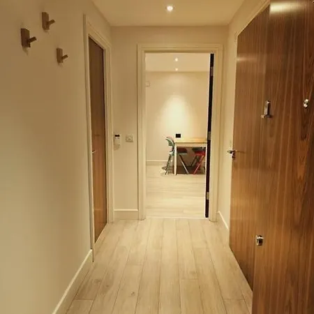 Harrow - 1 Bedroom - Parking