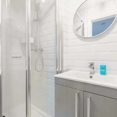 Cosy 13min To Apartment