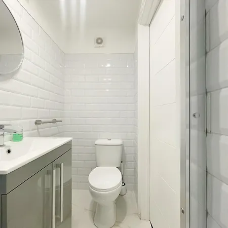 Cosy 13min To Apartment London