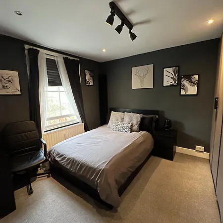 2 Bedroom Flat In Kensal Rise London