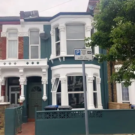 Kensal - Garden Retreat Apartment London