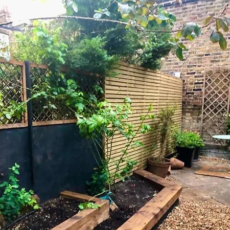 Kensal - Garden Retreat