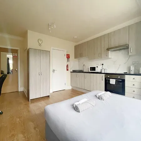 Large Cosy 15min From Homestay London