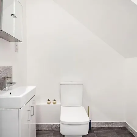 2 Bedroom Flat Edgware Road Apartment
