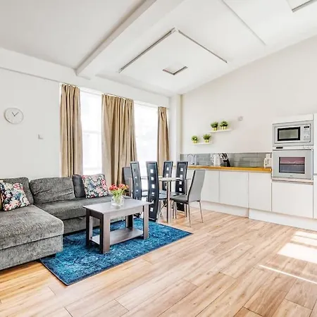 2 Bedroom Flat Edgware Road Apartment