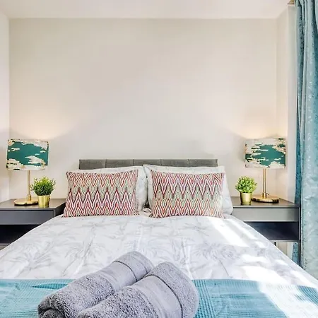 2 Bedroom Flat Edgware Road * London