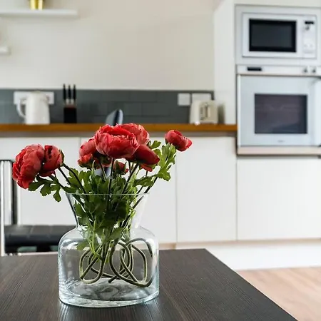 2 Bedroom Flat Edgware Road * London