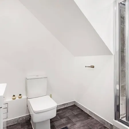 2 Bedroom Flat Edgware Road Apartment