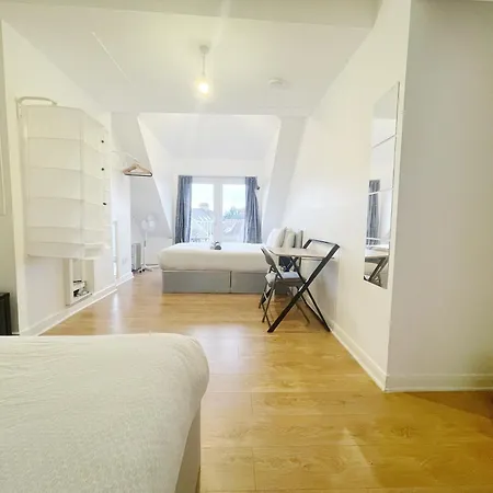 Large Cosy 15min From