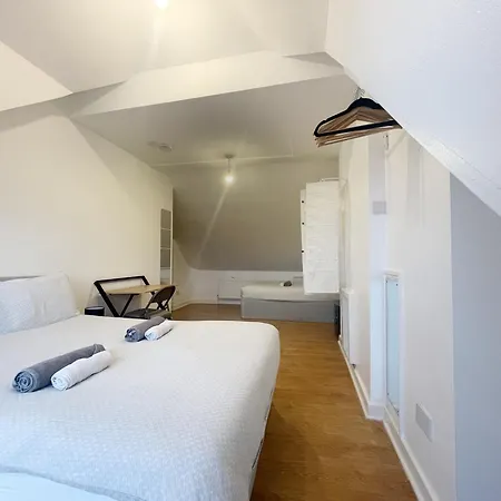 Large Cosy 15min From * Londres