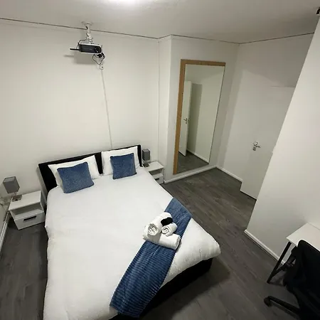 Unique Double Bedroom Apartment London