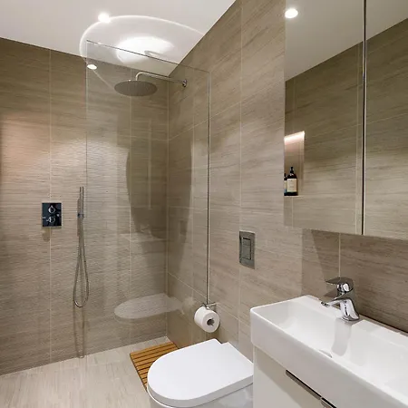 Beautiful Serviced Apartment London