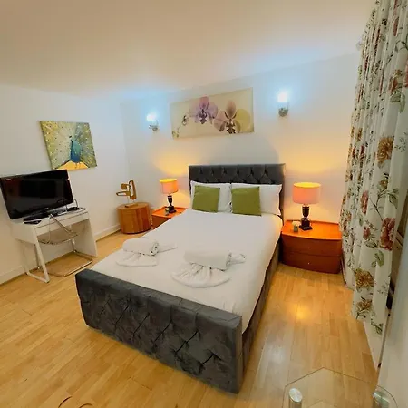 Bright Budget Studio In Central London