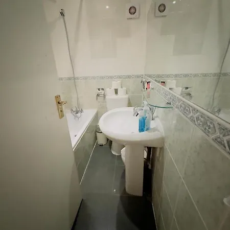 Bright Budget Studio In Central *