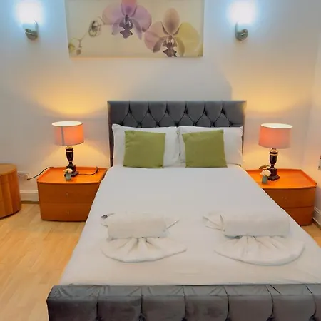 Apartment Bright Budget Studio In Central *