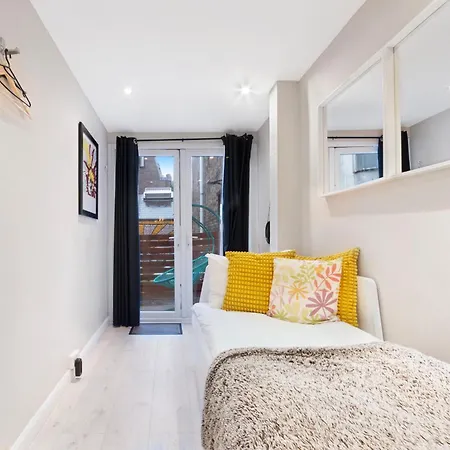 Apartment Flat 1 - 2 Bedrooms And Private Terrace