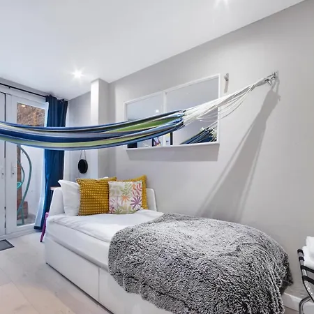 Flat 1 - 2 Bedrooms And Private Terrace