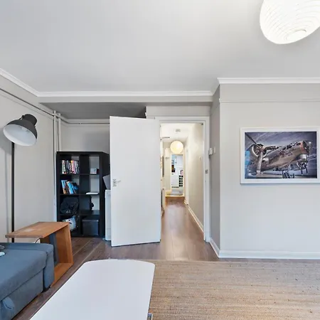 Flat 1 - 2 Bedrooms And Private Terrace London