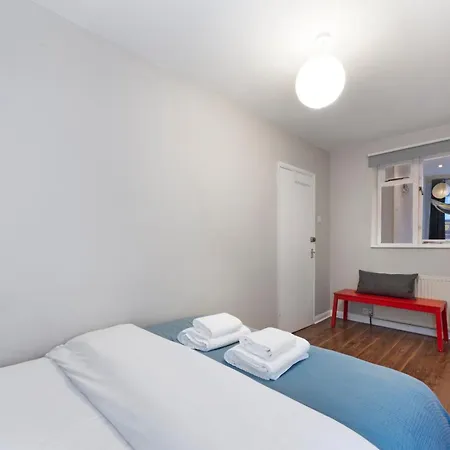Apartment Flat 1 - 2 Bedrooms And Private Terrace London