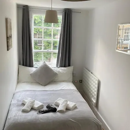 Lovely Private In Euston, Habitación en casa particular *