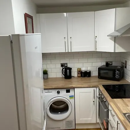 Lovely Private In Euston,