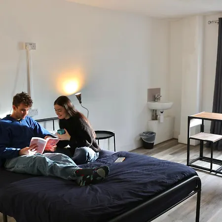 Urbany 18-40 Years Old Hostel London