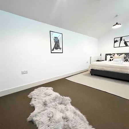 Camden Loft Apartment! * London