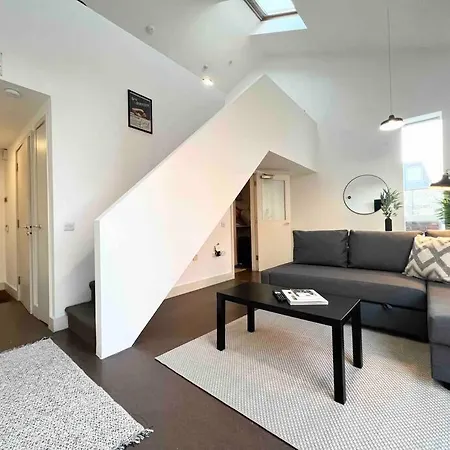 Camden Loft Apartment! *