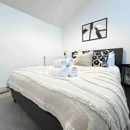 Camden Loft Apartment! Apartment