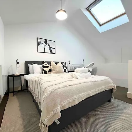 Camden Loft Apartment! * London