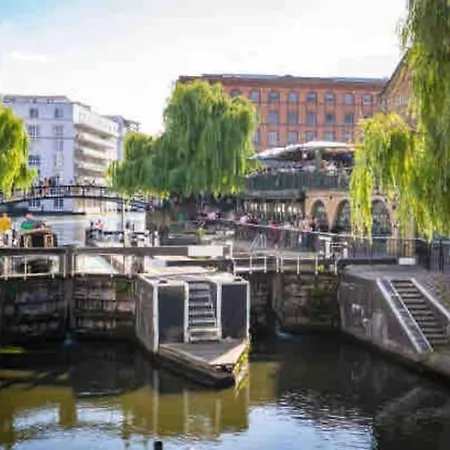 Camden Loft Apartment! * London