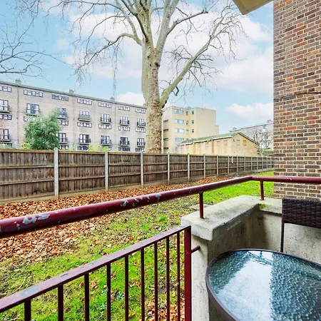 3 Bedroom Flat Near Old Street