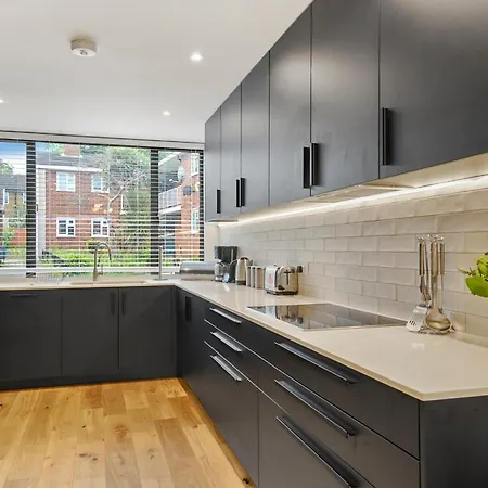 Holiday home Deluxe 5 Bed House In London - Pool Table *