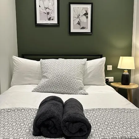 Spacious & Luxurious 2-bed In *
