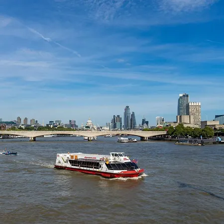 Spacious & Luxurious 2-bed In London
