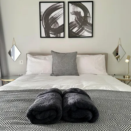 Spacious & Luxurious 2-bed In London