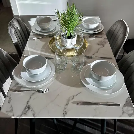 Apartment Spacious & Luxurious 2-bed In *