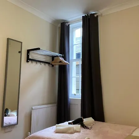Lovely Private In Camden, Alloggio in famiglia *