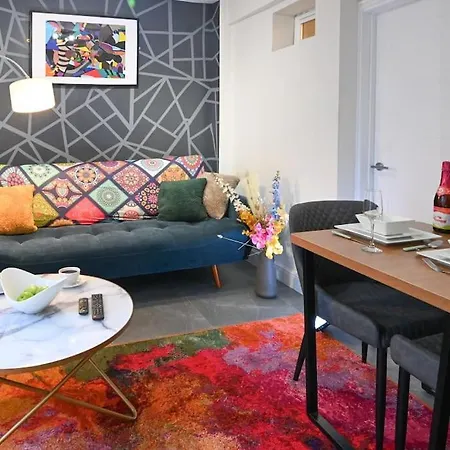 Apartment Jazzy 2br Crib - Parking, Wi-fi & Private Garden