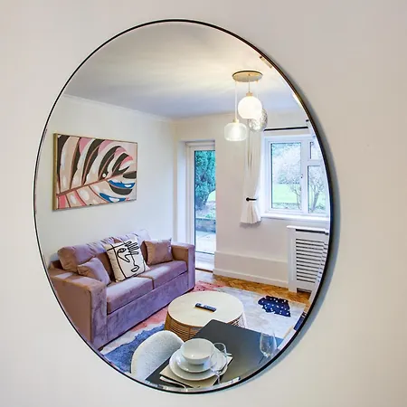 Artsy Serviced - Highgate London