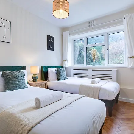 Artsy Serviced - Highgate *