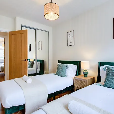 Apartment Artsy Serviced - Highgate *