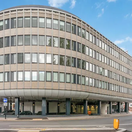 Stunning 1 Bed Studio Flat With Free Parking And Free Wifi In Capella Court Purley