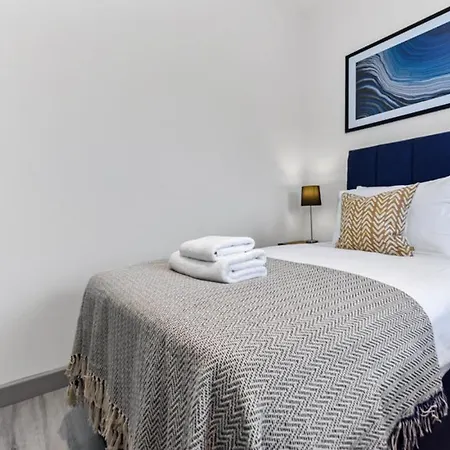 Huge, Brand-new Flat For Friends & Families! London