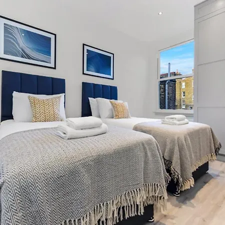 Huge, Brand-new Flat For Friends & Families!