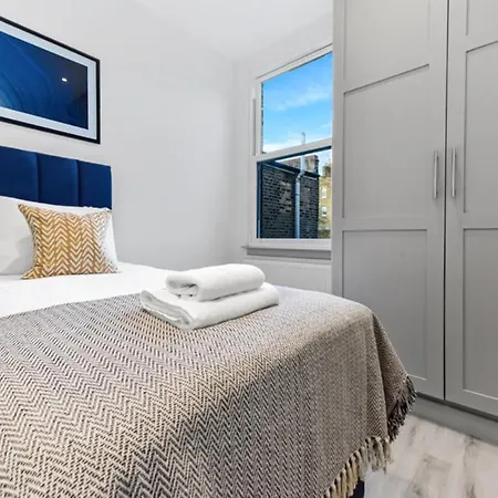 Huge, Brand-new Flat For Friends & Families! *